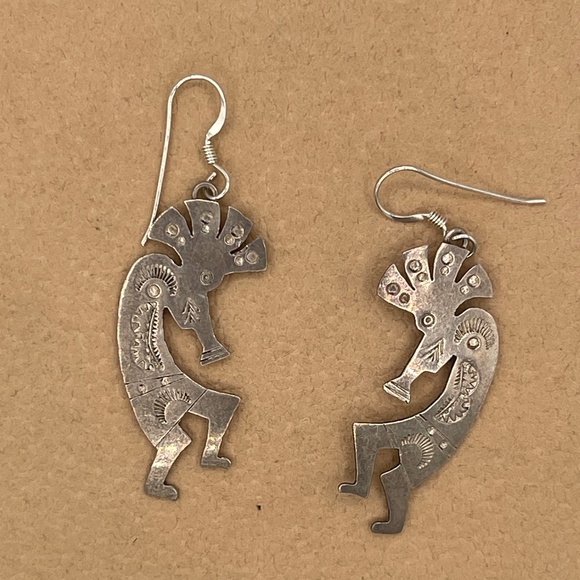 Sterling Silver Kokopelli Earrings Dangle 925 Dancer Feathers & Flute - Picture 4 of 14